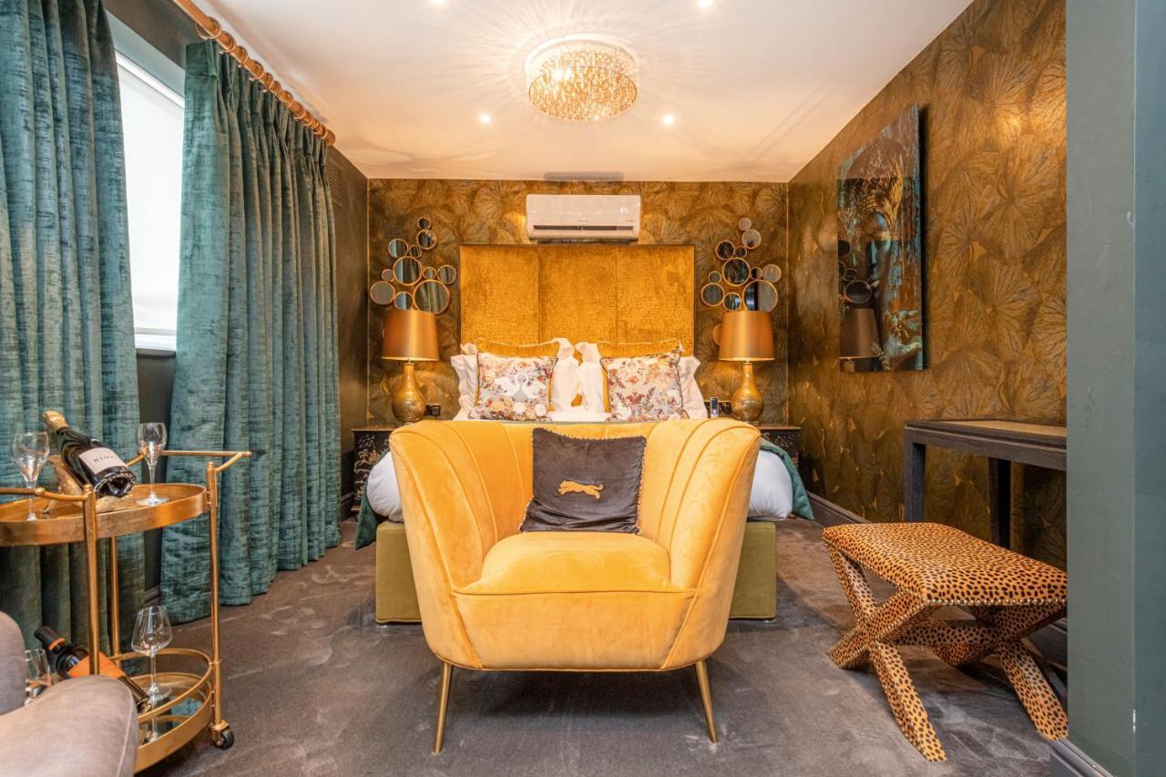 Funky Monk Hotel エッピング エクステリア 写真
