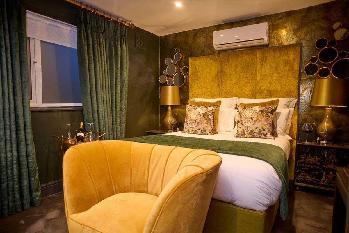 Funky Monk Hotel エッピング エクステリア 写真